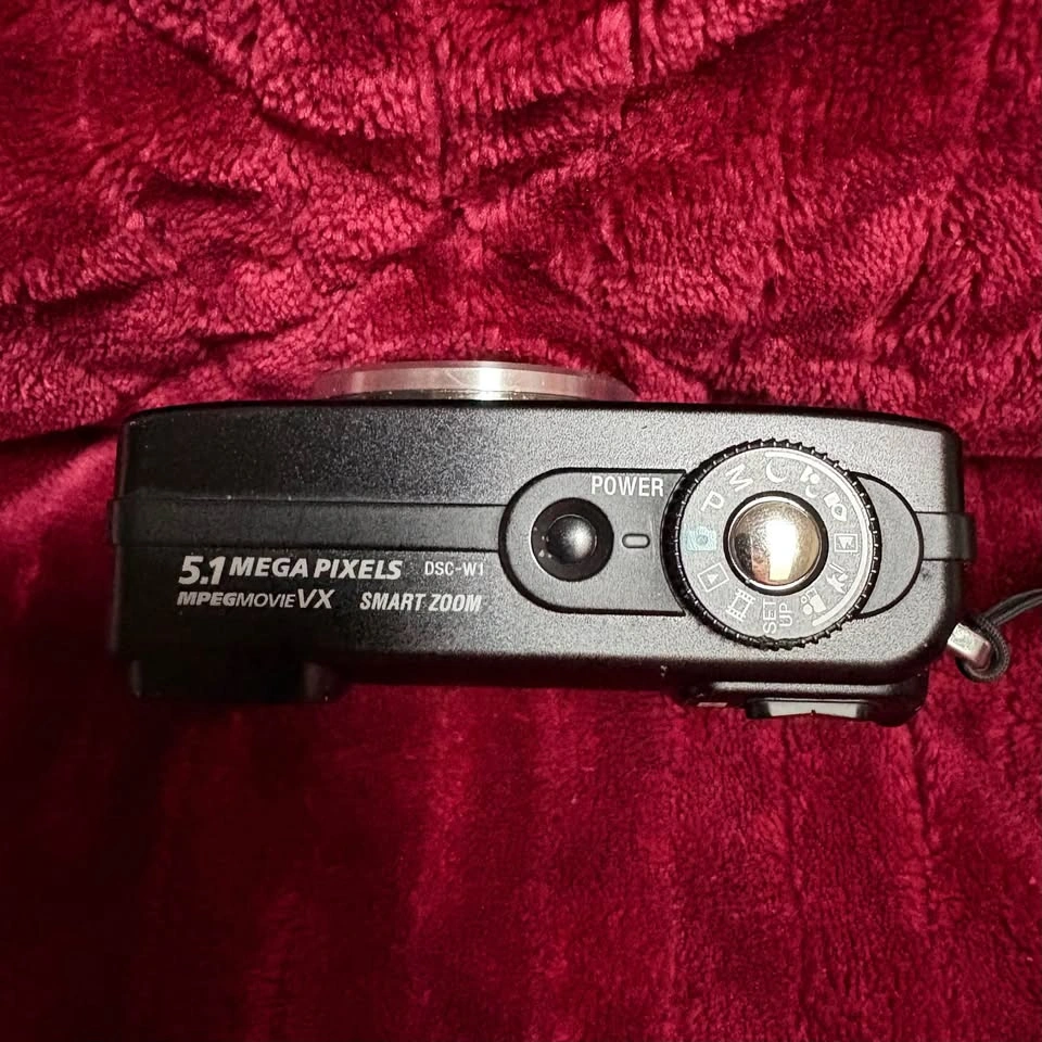 Sony DSC W-1 Digital Camera - photo 4