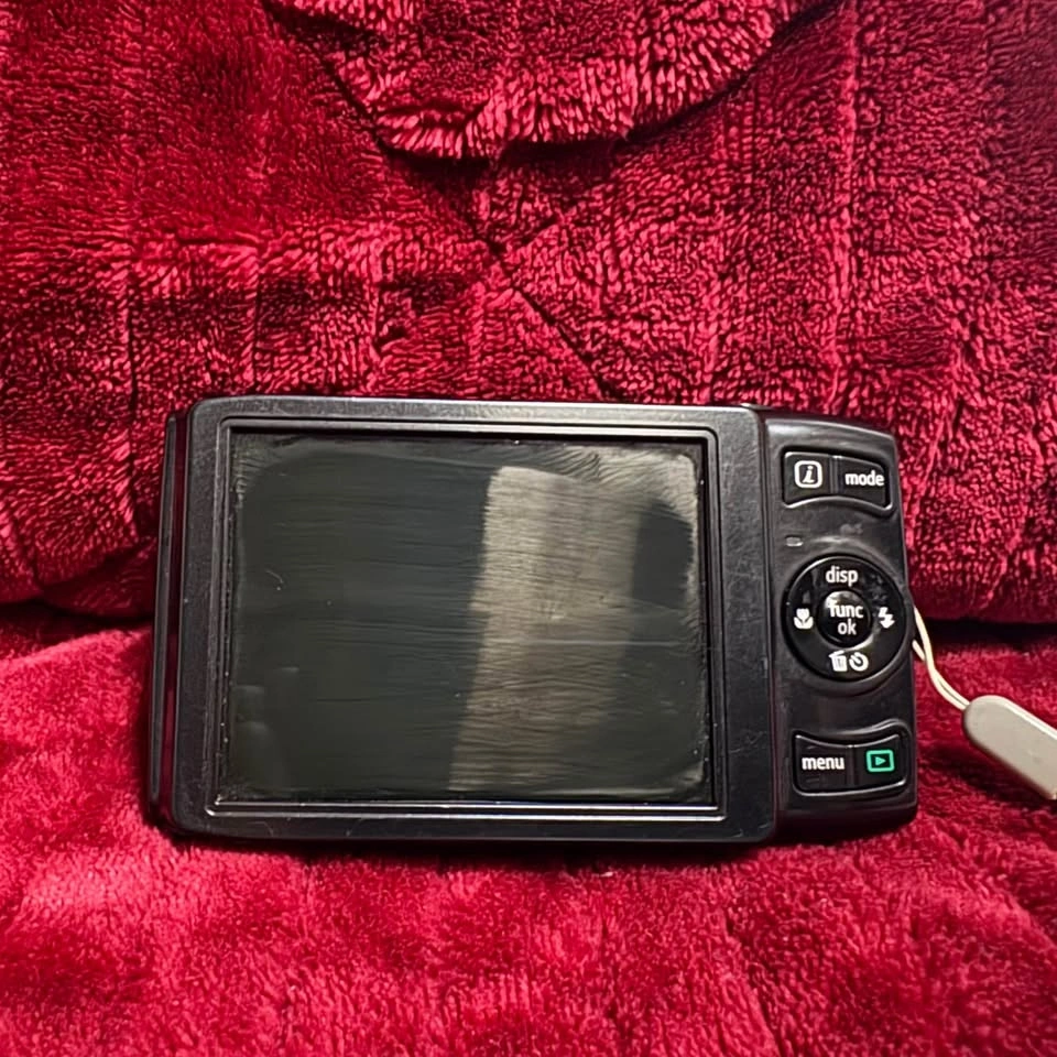 GE J1470 S Digital Camera - photo 2