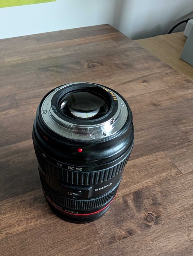 Canon EF 24-70mm f/2.8L USM (Gen 1) $600 - photo 3