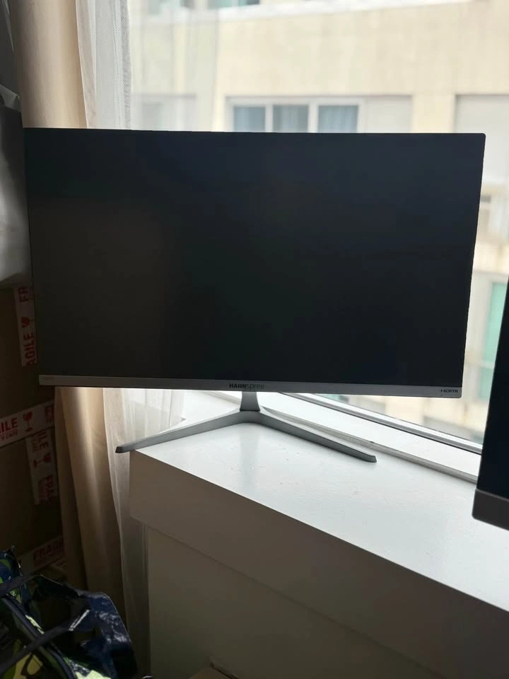 2x 27-inch Monitors: HP Pavilion 27xi & Hannspree HS275 - photo 3