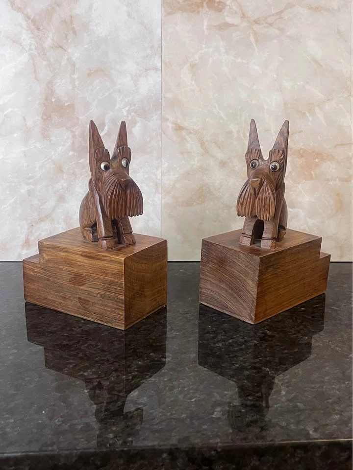 Vintage Pair Wood Handcarved Scotties Terrier Dog Bookends - photo 2
