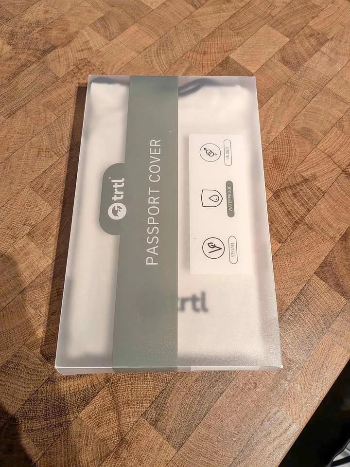 TRTL Passport Cover