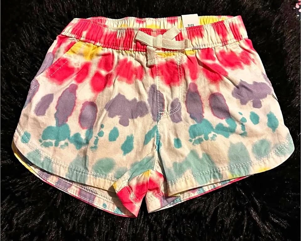 GIRLS SHORTS SIZE:18-24 MONTHS PRICE :$6