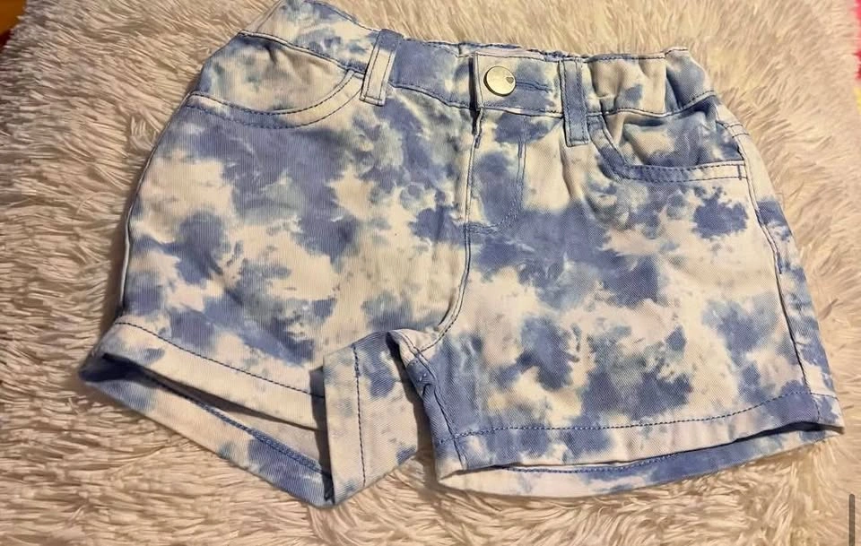 GIRLS SHORTS SIZES: 2T,3T,4T PRICE:$10