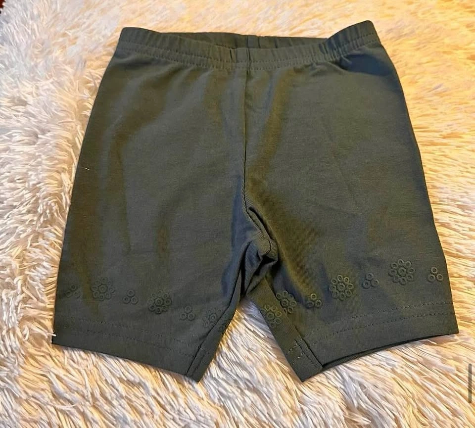 GIRLS BIKERS SHORTS SIZE:12 MONTHS PRICE:$7