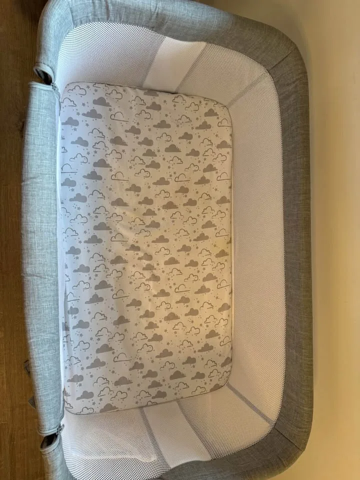 TCBunny 2-in-1 Baby Bassinet Sleeper image indicator(3)