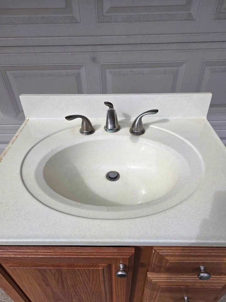 Vanity with sink and faucet 31x23x36 - photo 3