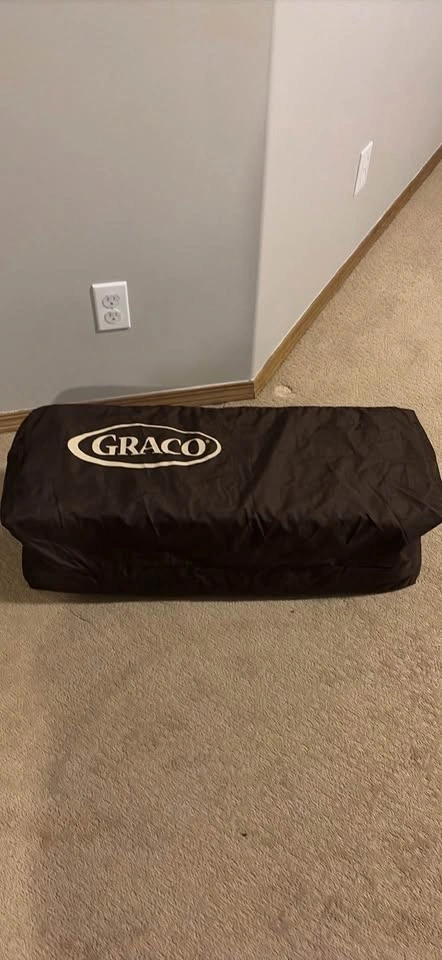 Graco Pack and Play - photo 2