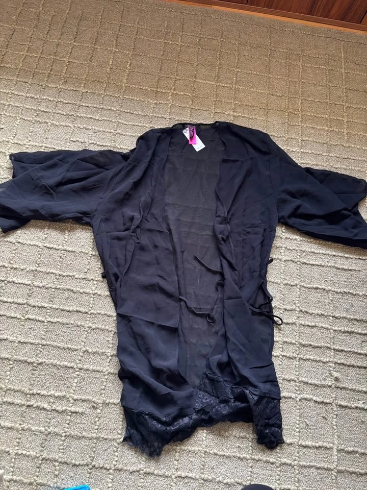 Six La Senza Black Lace Kimonos - 6 for $30 - photo 2