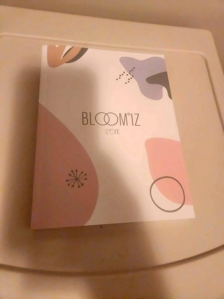 IZ*ONE - Bloom* IZ Album
