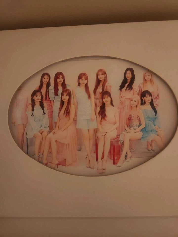 IZ*ONE - Bloom* IZ Album - photo 5