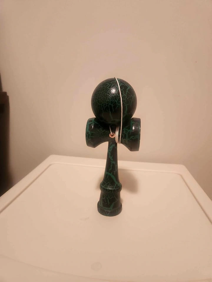 Kendama - Black and Green Crackle Pattern