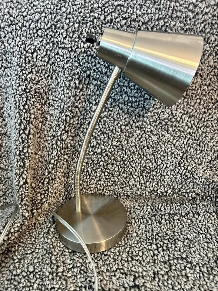 🥕 Table lamp adjustable neck