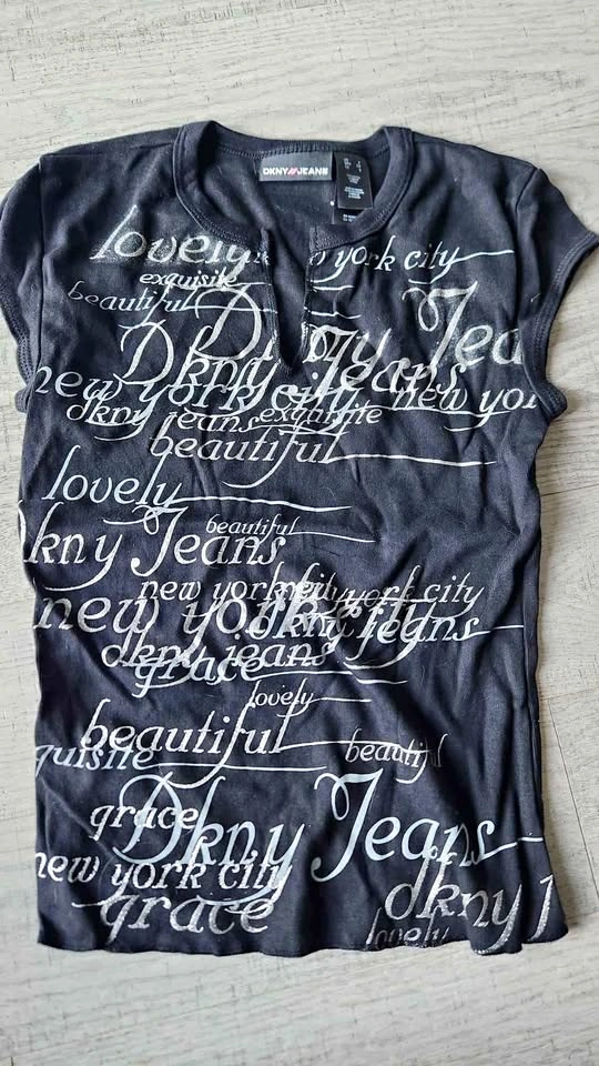 DKNY Jeans Tee Shirt Women 🥕