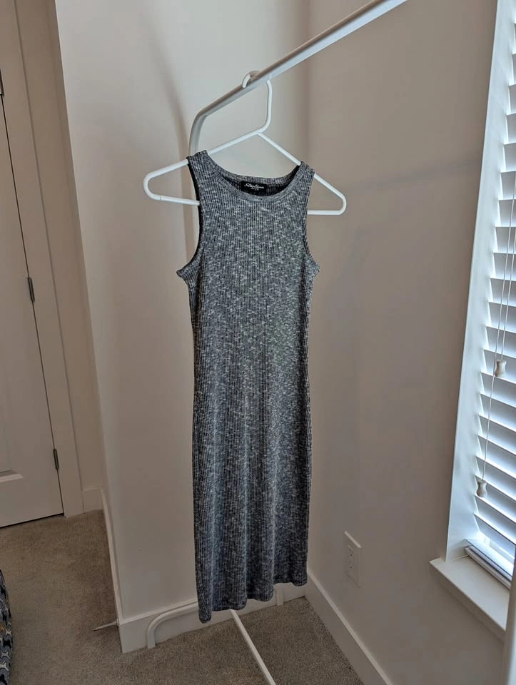 Grey sleeveless knit dress