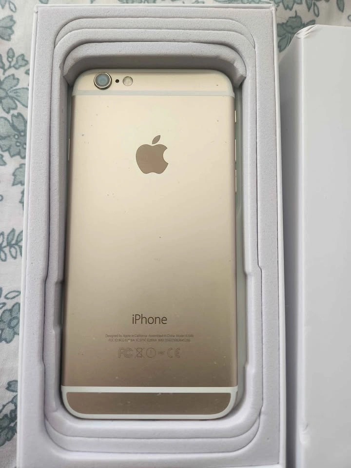 iPhone 6 64gb gold used, mint condition - photo 2
