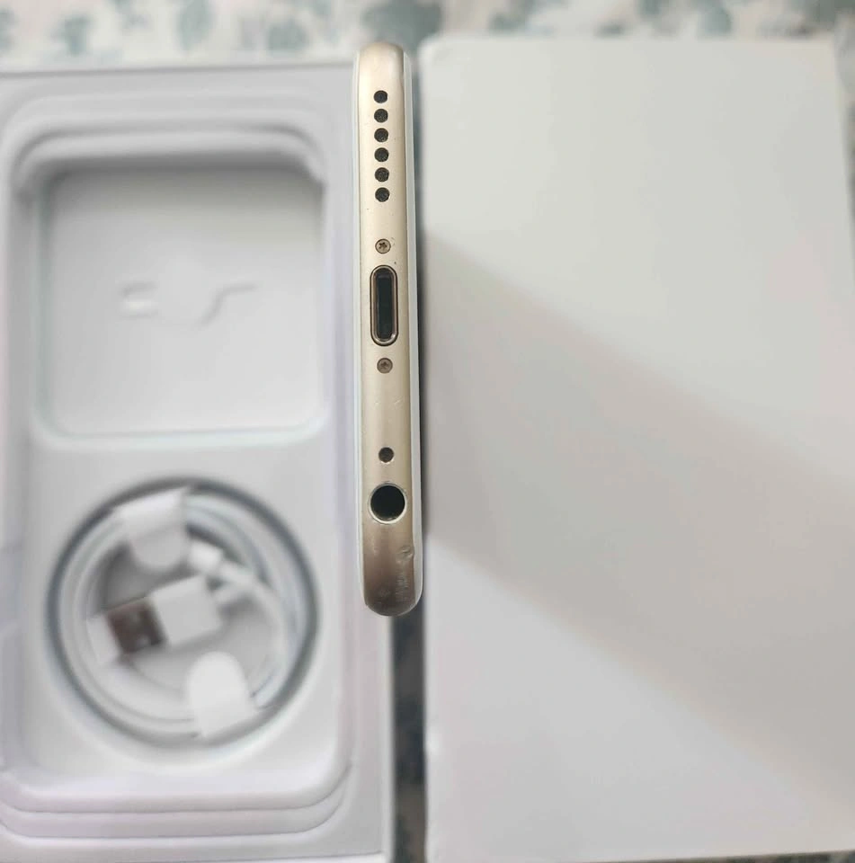 iPhone 6 64gb gold used, mint condition - photo 4