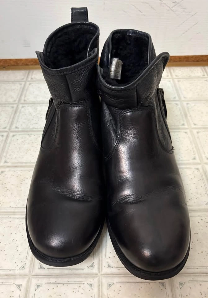Ugg LaVelle Ankle Winter Boots - Size 9 - photo 3