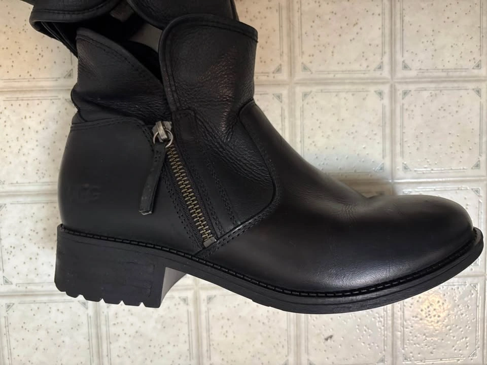 Ugg LaVelle Ankle Winter Boots - Size 9 - photo 5