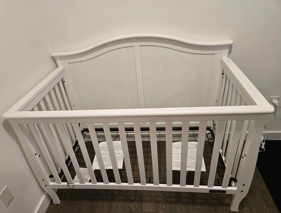 Child Craft Camden 4-in-1 Convertible Crib w/ Mattress & sheet 🥕 - photo 2