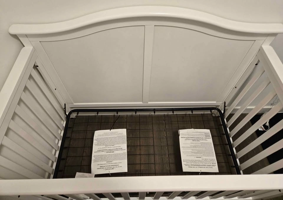 Child Craft Camden 4-in-1 Convertible Crib w/ Mattress & sheet 🥕 - photo 3