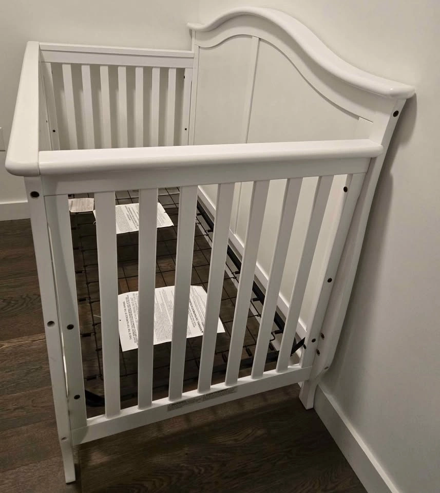 Child Craft Camden 4-in-1 Convertible Crib w/ Mattress & sheet 🥕 - photo 4