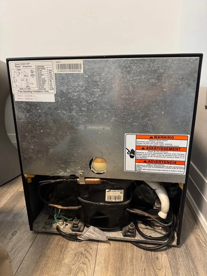 Whirlpool Mini Fridge - photo 4