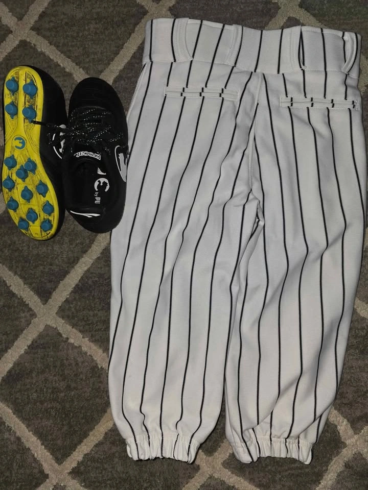 Champro Baseball Knickers & Puma Soccer Cleats Youth - photo 2
