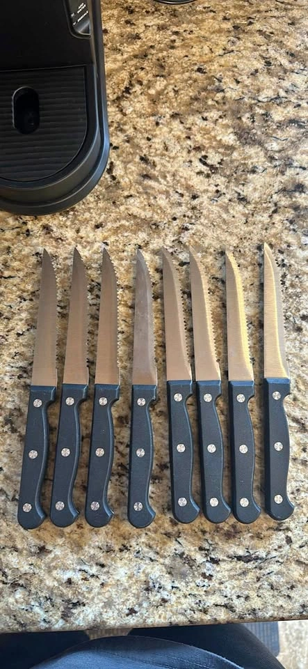 8 pc Steak knives