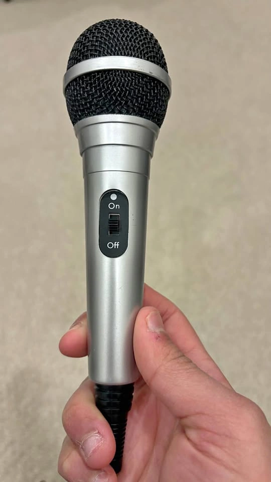 Wired Handheld Microphone – Great Condition