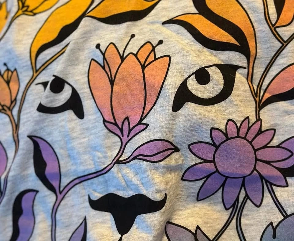 GIRLS TSHIRT SIZE: XL PRICE:$15 REFER TO SECOND PICTURE FOR COLO - photo 2
