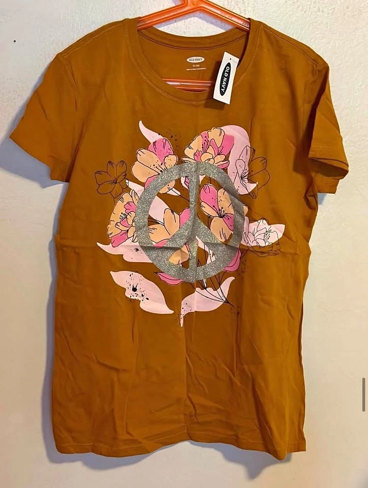 GIRLS TSHIRT SIZE: XL PRICE:$15