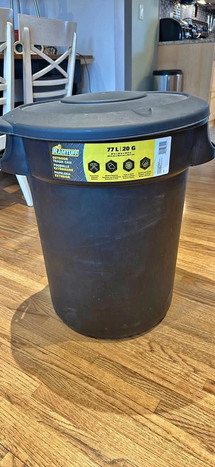Trashcan 77L with lid
