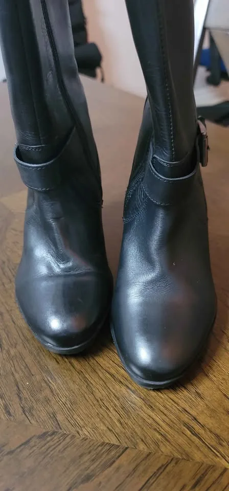 Women's Insulated Knee High Boots Size 7WW image indicator(2)