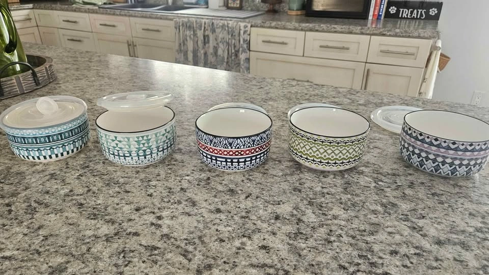 Set of 5 Bowls with Lids - photo 2