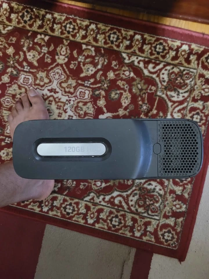 Xbox 360 & NHL 2K8 - As Is - photo 4