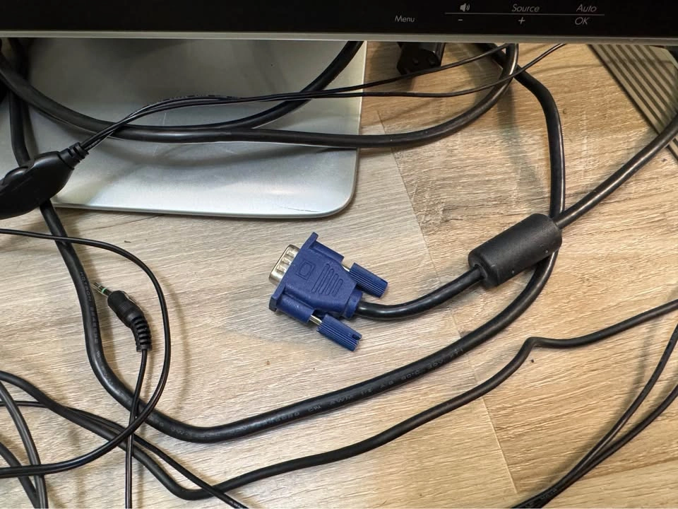HP Computer Monitor, Mouse, and Speakers - photo 2