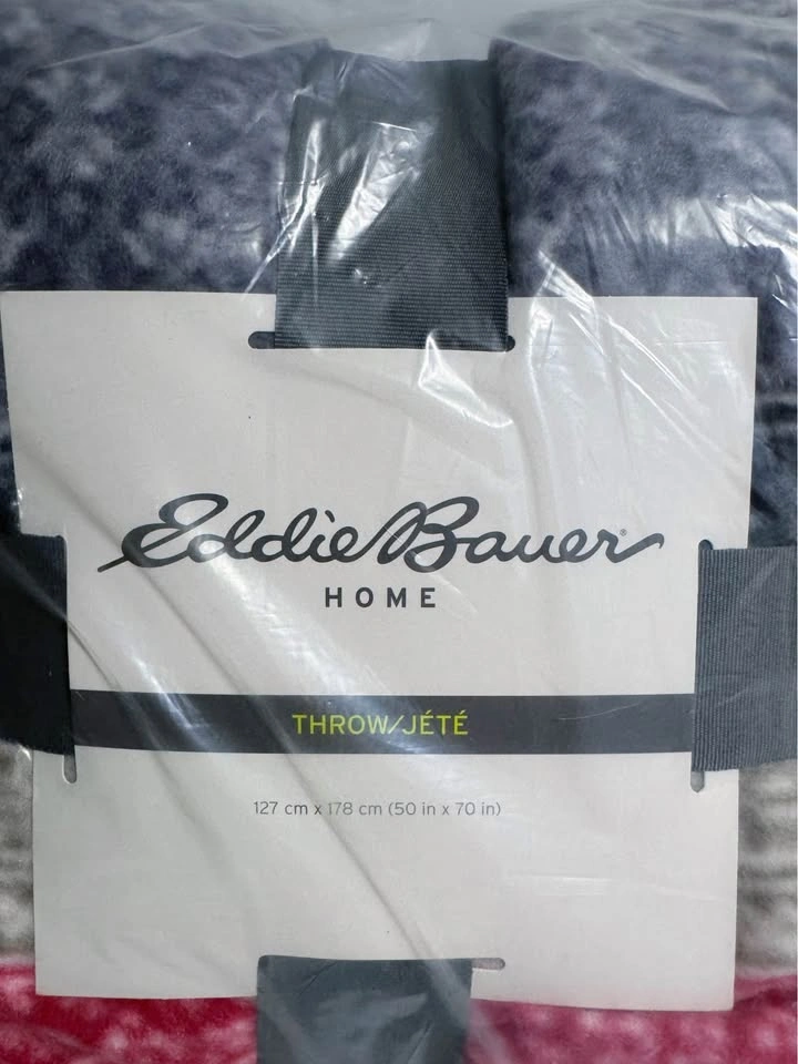 Eddie Bauer Plush Fleece Throw Blanket 50x70" - photo 2