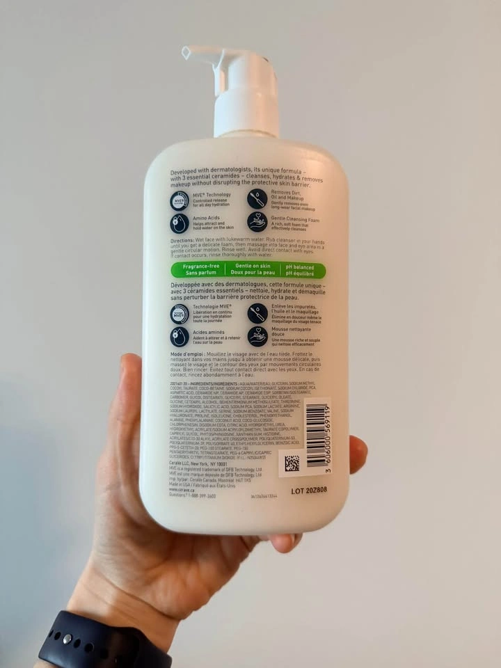 CeraVe Hydrating Cream-to-Foam Cleanser 562 mL - photo 2