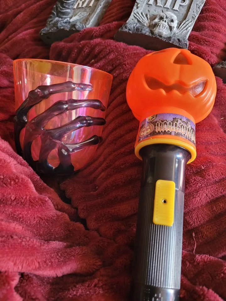 Halloween Lot: 3 Tealight Holders, 3 Headstones, Skull Cup - photo 5