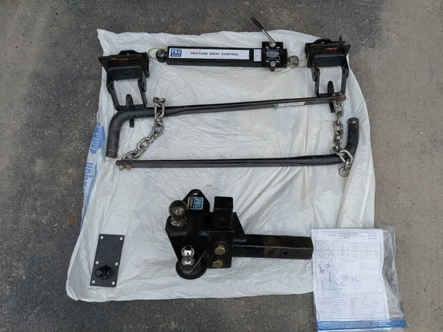 Round Bar Weight Distribution Hitch w/ Sway Control