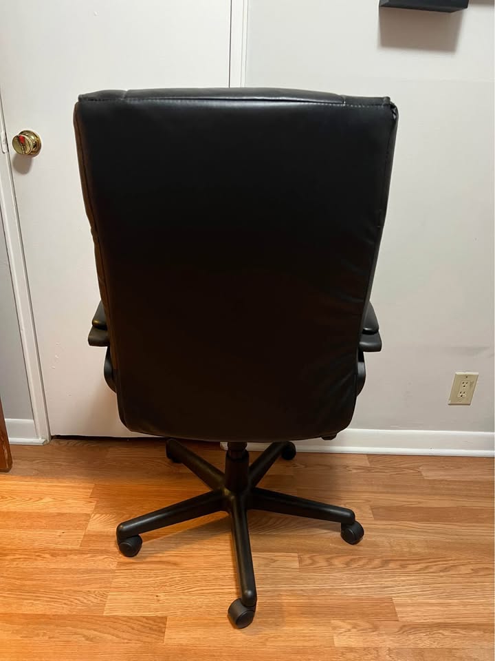 Staples office chair - photo 3