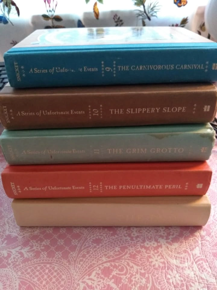 A Series of Unfortunate Events Books 9-13 by Lemony Snicket - photo 2