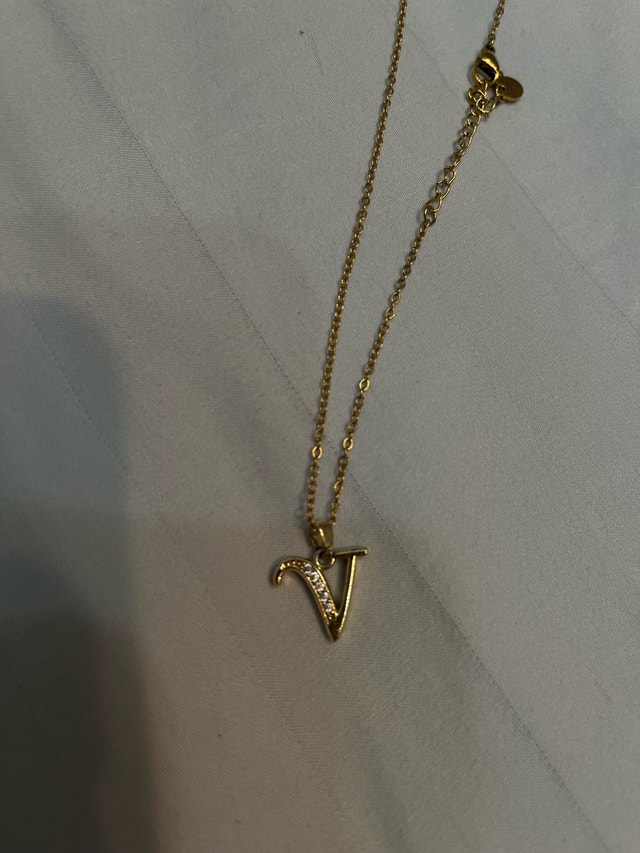 V necklace - photo 2