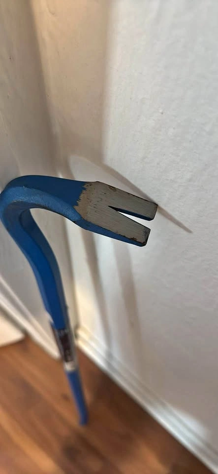 Heavy-Duty Wrecking Bar, 36-in
