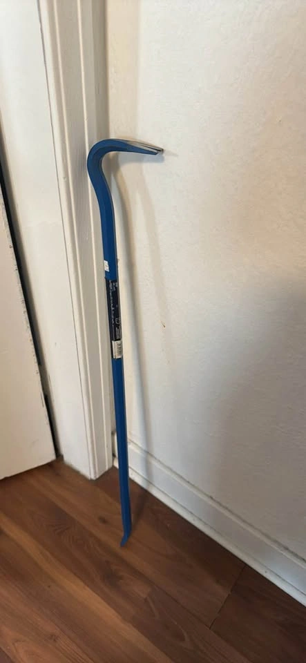 Heavy-Duty Wrecking Bar, 36-in - photo 2