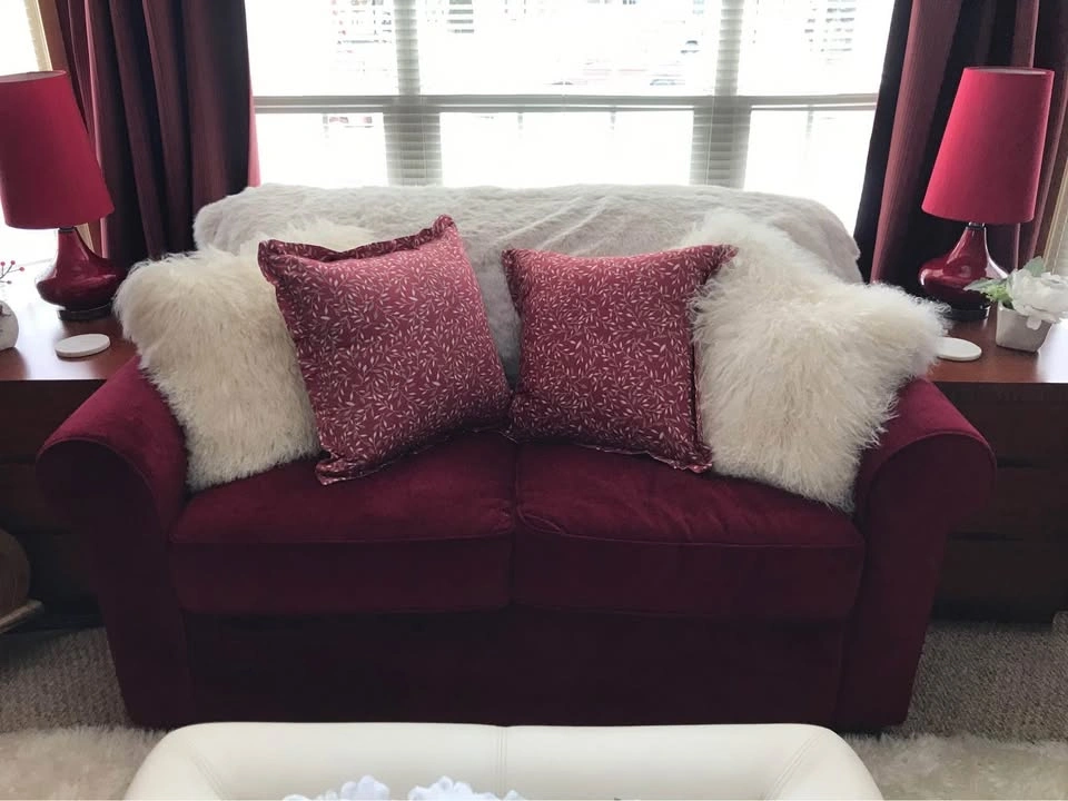 Elegant Rich Burgundy Loveseat in Excellent Condition