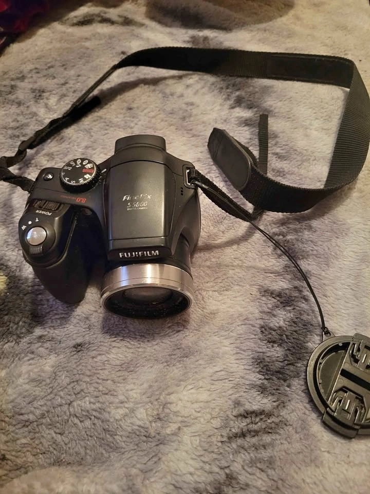 Fujifilm S5800 Digital Camera