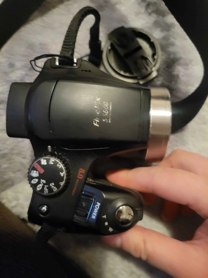 Fujifilm S5800 Digital Camera - photo 3