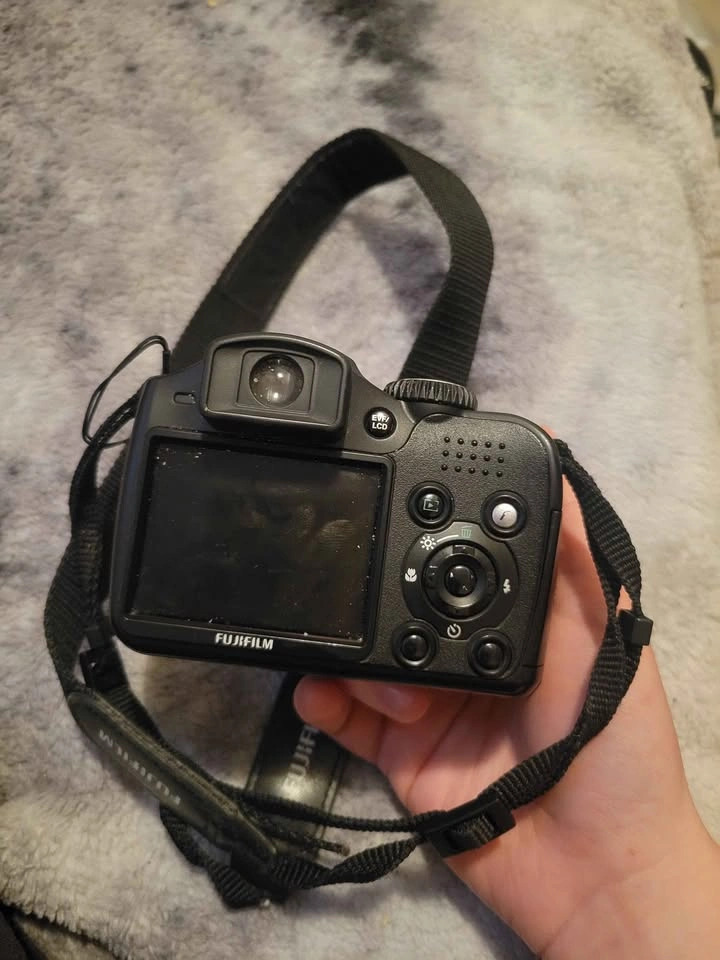 Fujifilm S5800 Digital Camera - photo 4